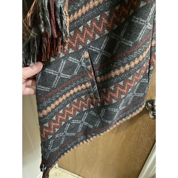 DEMOCRACY Gray Boho Western Pattern 1-Button Wrap Fringe Hooded Vest Sz L - Picture 4 of 12